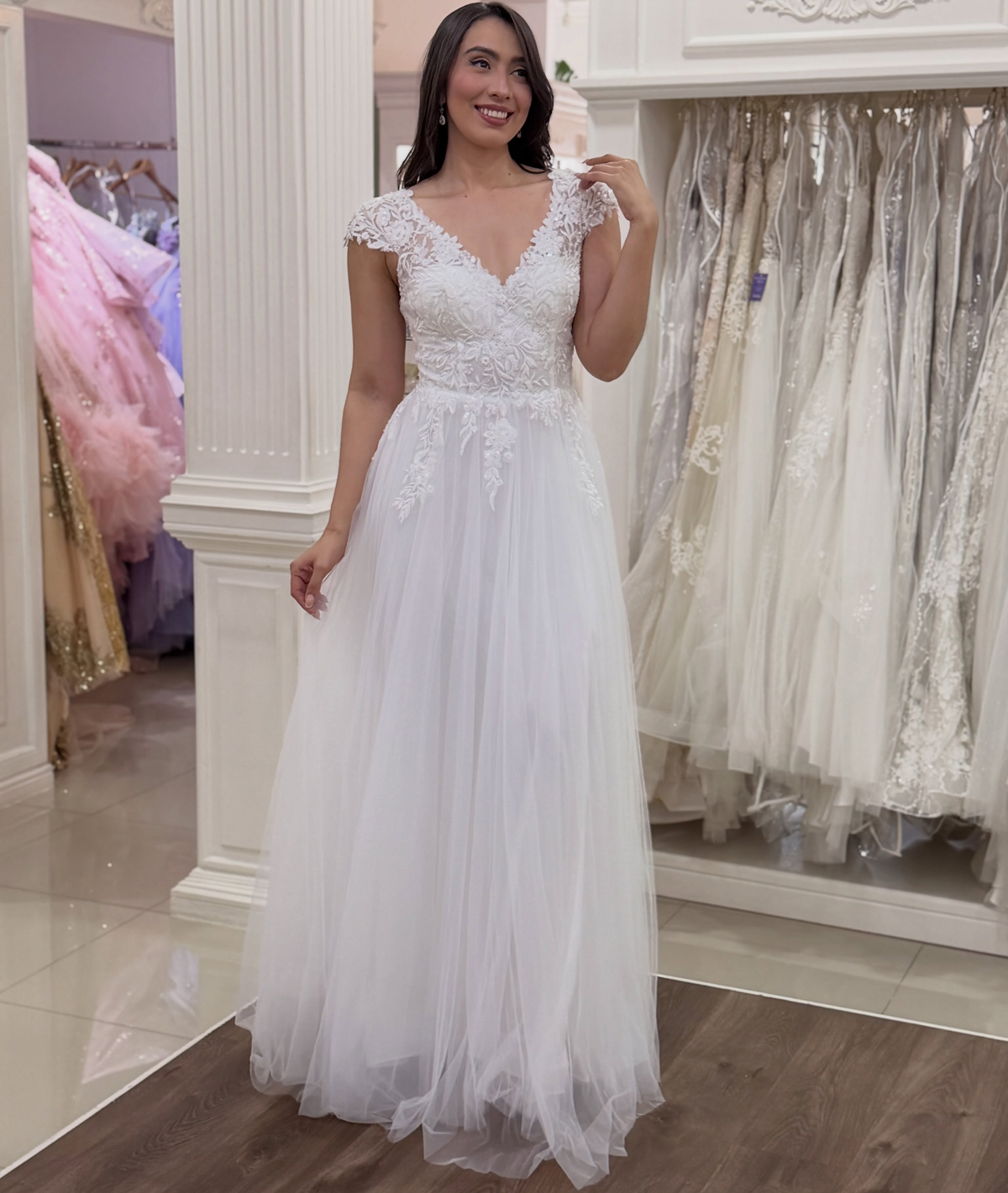 Women's V Neck Lace Boho Wedding Dresses Tulle Appliques Beach Bridal Gowns HE2003