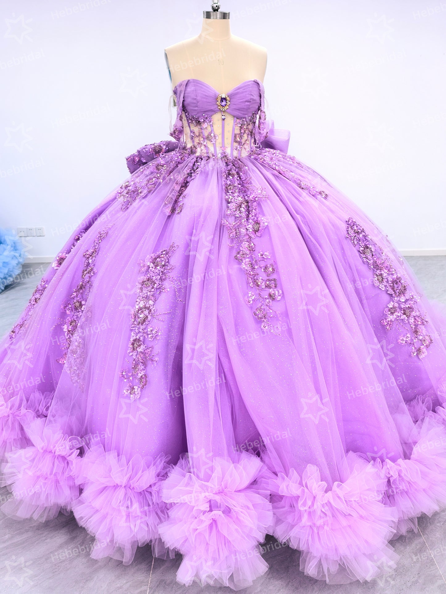 Off Shoulder Tulle Lace Appliqued Quinceanera Dresses Princess Sweet 16 Party Gowns HE1201