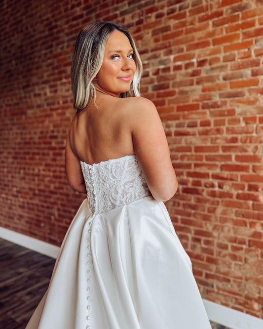 Mermaid Satin Corset Lace Wedding Dresses Sweetheart Bride Wedding Gowns with Long Train HE1159