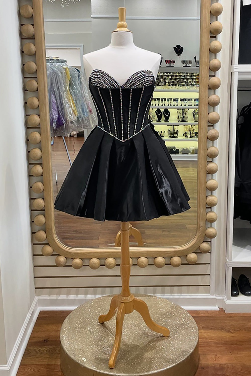 Vestido de fiesta de satén con cuentas, corte A y corsé brillante con lazo HE623
