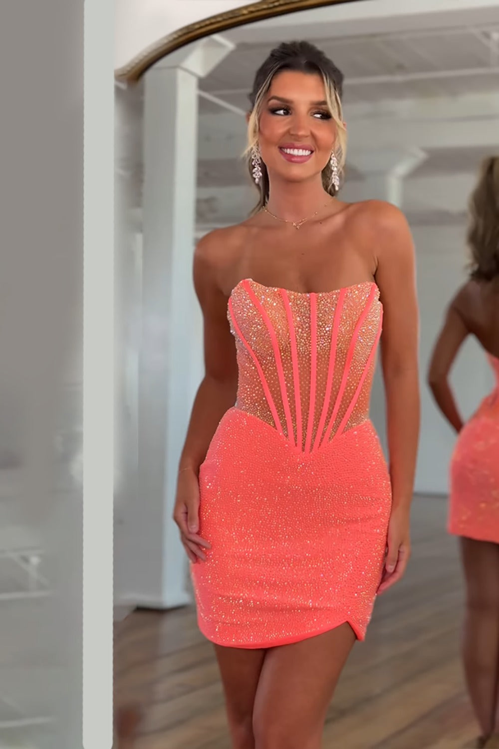 Vestido de fiesta ajustado azul claro brillante con corsé sin tirantes y cuentas HE605