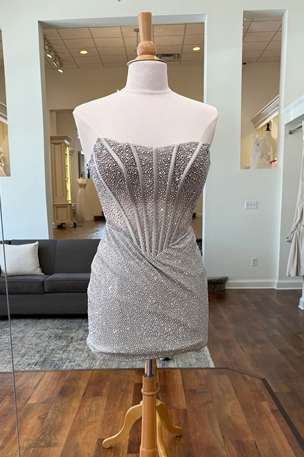 Vestido de fiesta ajustado azul claro brillante con corsé sin tirantes y cuentas HE605