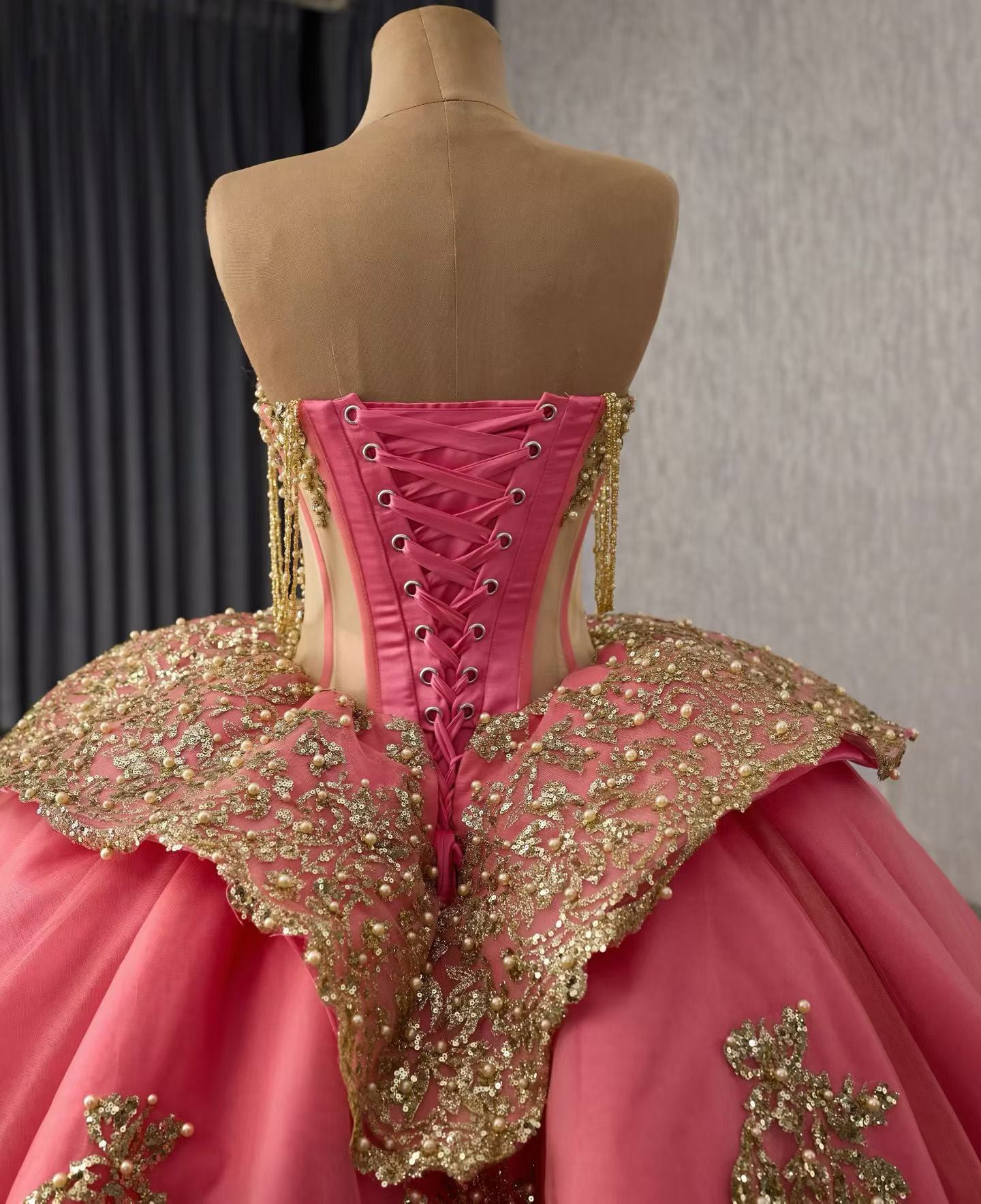 Off Shoulder Tulle Lace Beaded Sweet 16 Quinceanera Dresses Princess Corset Party Gowns HE1172