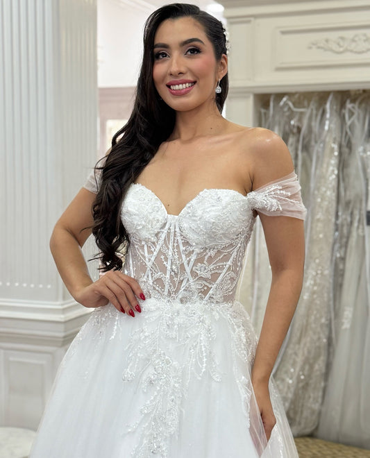Off Shoulder A Line Wedding Dresses Tulle Lace Appliqued Boho Bride Wedding Gowns HE1346