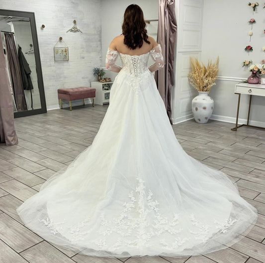 A Line Boho Wedding Dresses Tulle Lace Appliqued Long Sleeves Bridal Wedding Gown HE1437