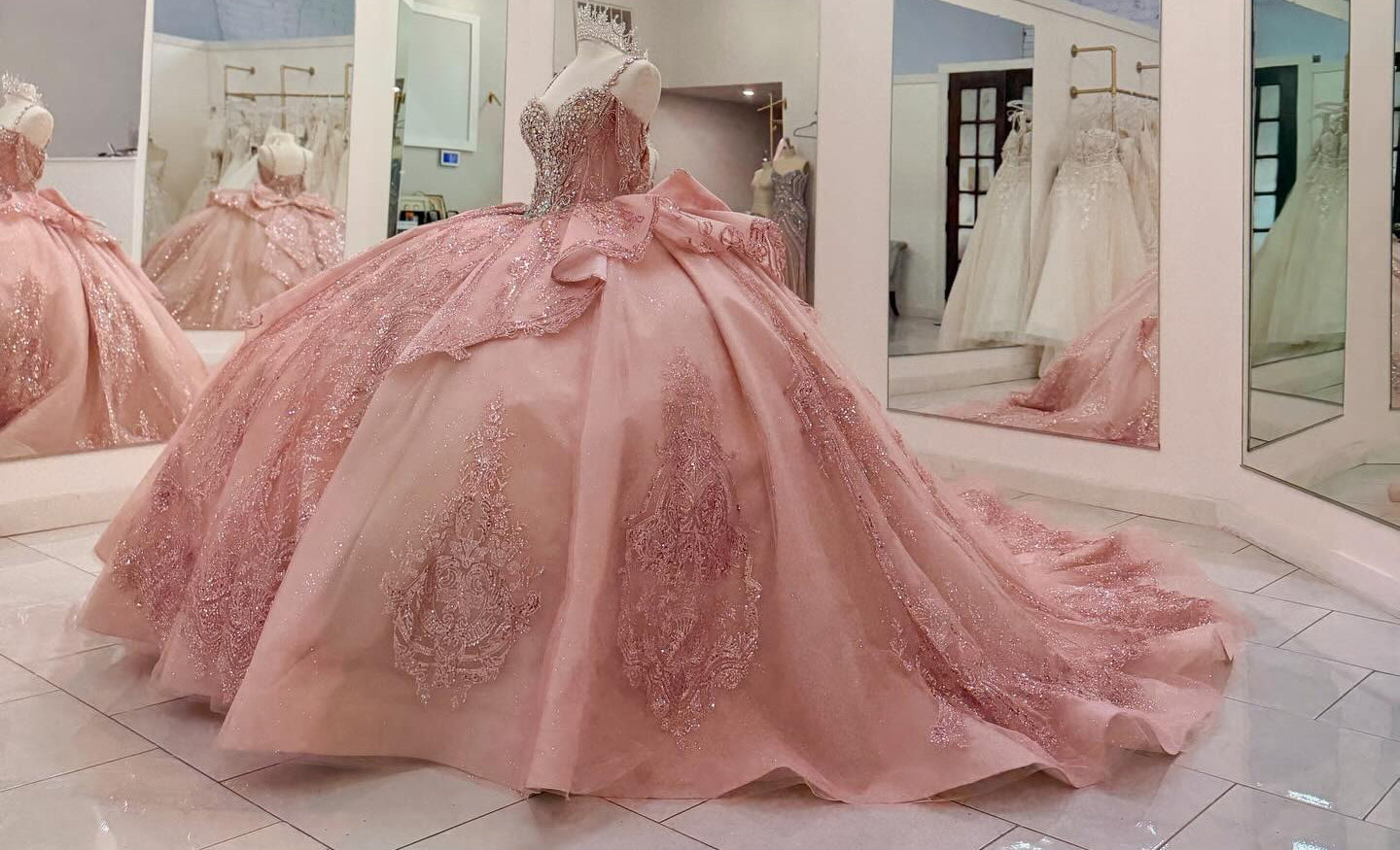 Ball Gown Lace Beaded Crystal Pink Quinceanera Dresses Sweetheart Party Gowns HE1255