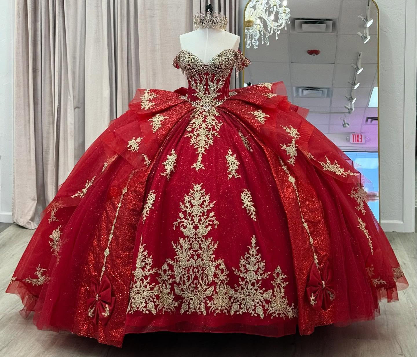 Off Shoulder Red Quinceanera Dresses Tulle Lace Appliqued Sweet 15 Birthday Gown HE1300