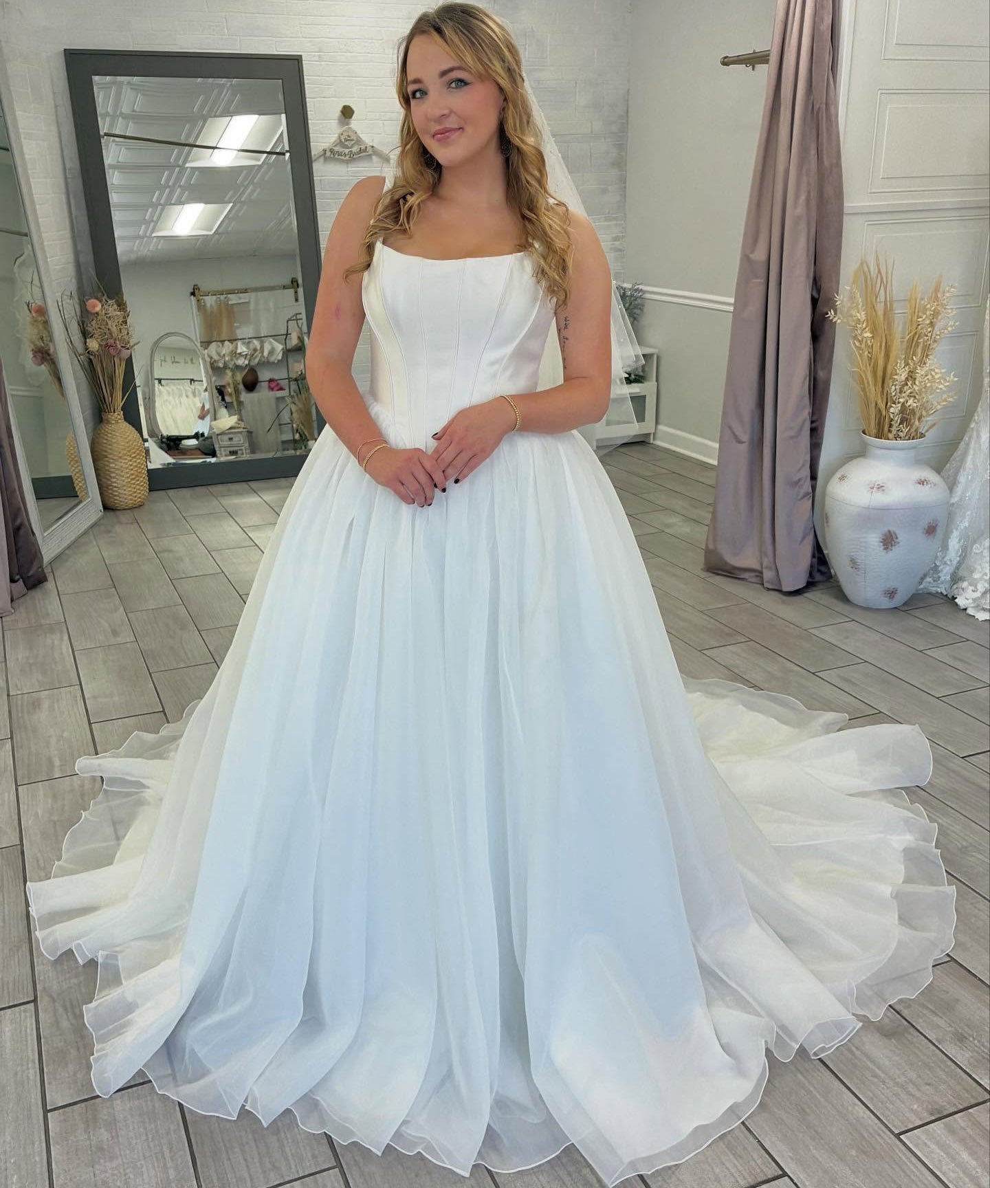 A Line Bridal Wedding Dresses Satin Corset Organza Bride Wedding Gowns for Women HE1450