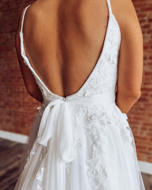 A Line Beach Tulle Wedding Dresses Lace Appliqued Boho Wedding Gowns for Bride HE1426