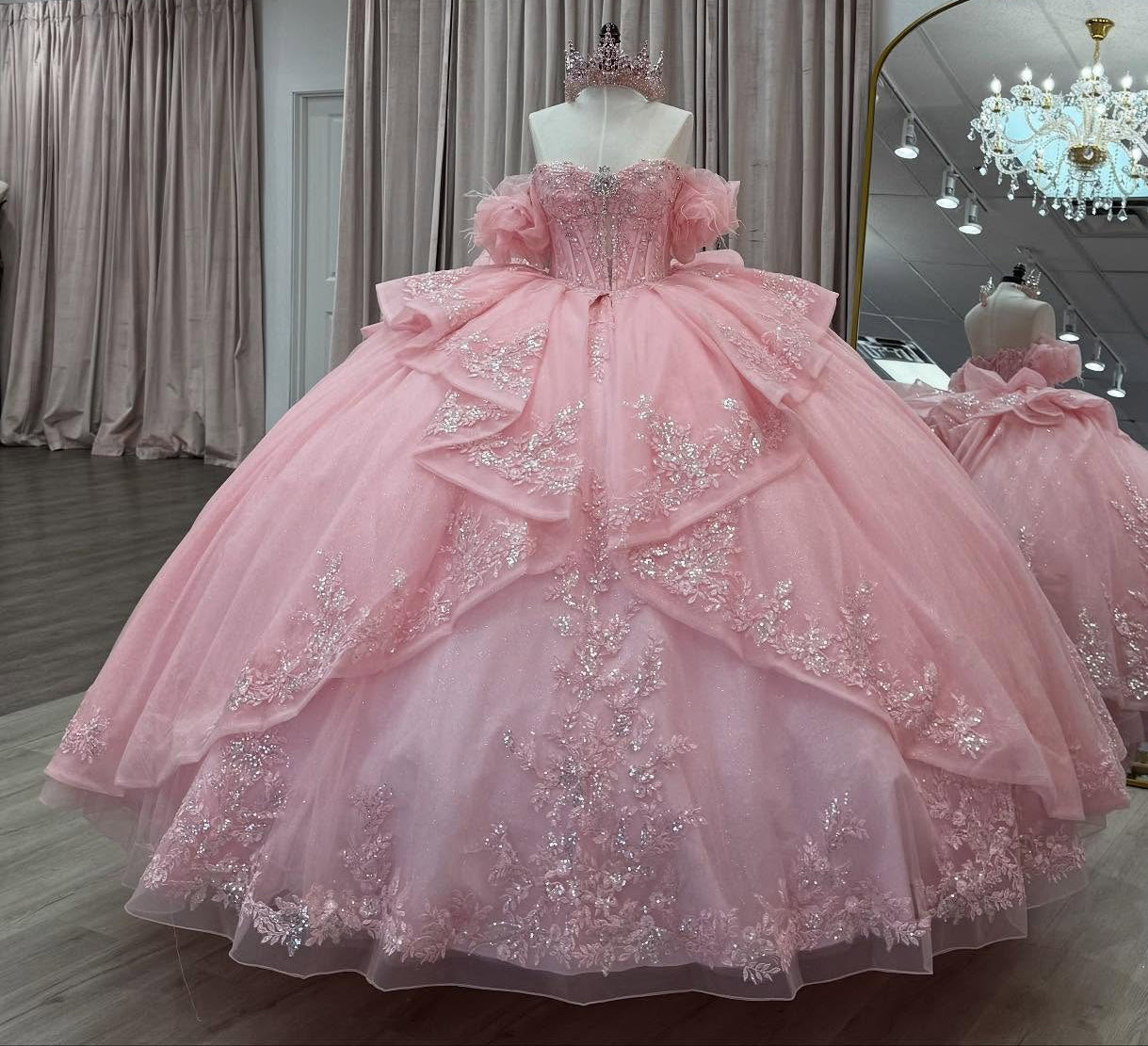 Tulle Lace Appliqued Pink Quinceanera Dresses Ball Gown Sweet 15 Birthday Gowns HE1301