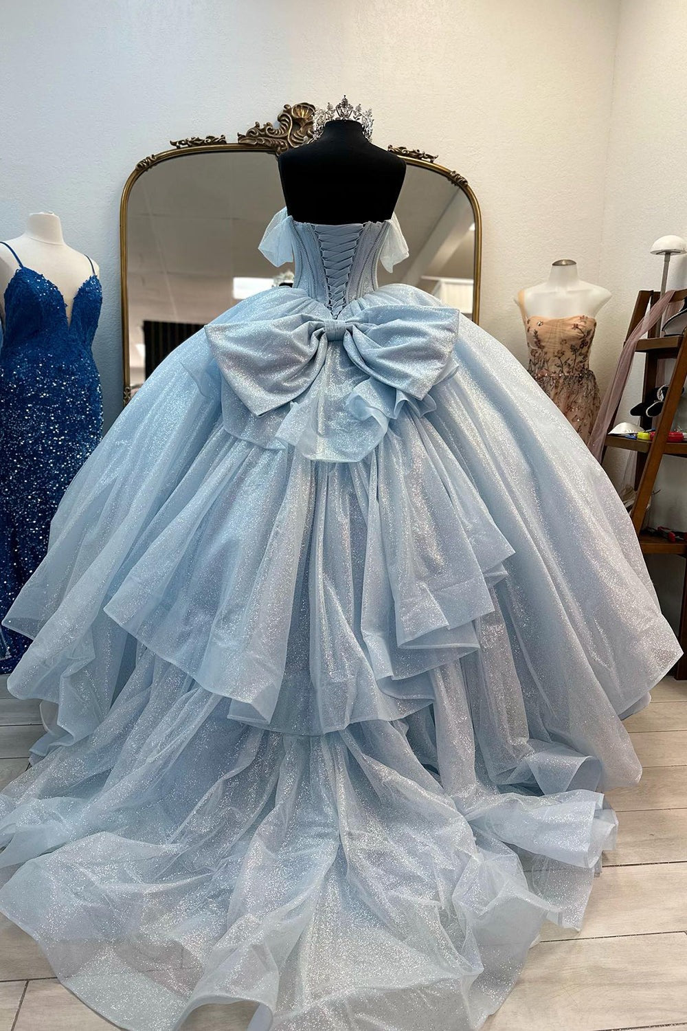 HE055-Glittery Tulle Ball Gown Quinceanera Dresses Off Shoulder Sweet 16 Prom Gowns Big Bow Birthday Party Dresses