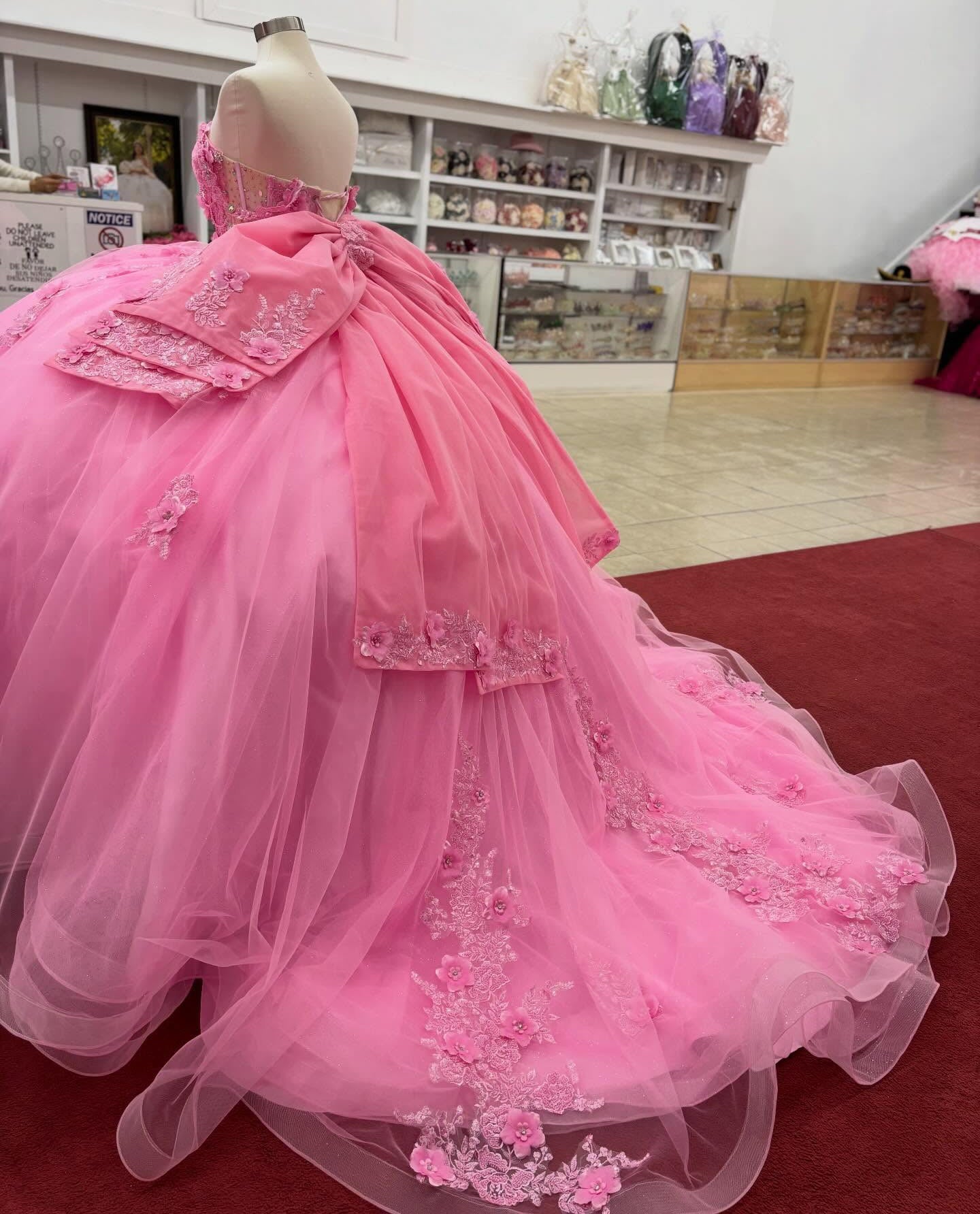 Princess Lace Appliqued Pink Quinceanera Dresses Off Shoulder Sweet 15 Birthday Gown HE1393