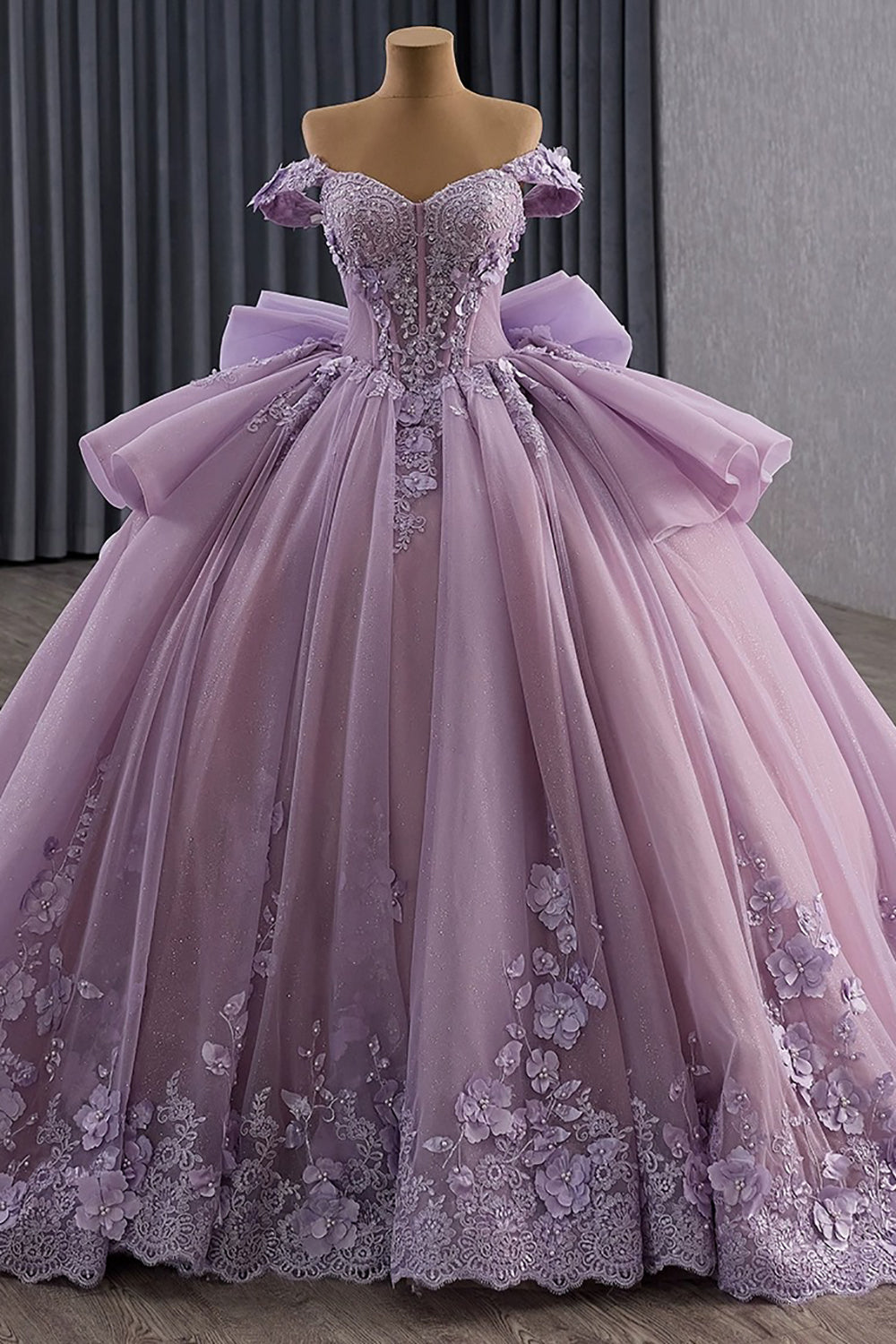 Ball Gown Sweet 16 Princess Quinceanera Dresses Lace Appliqued Birthday Party Gowns HE1177