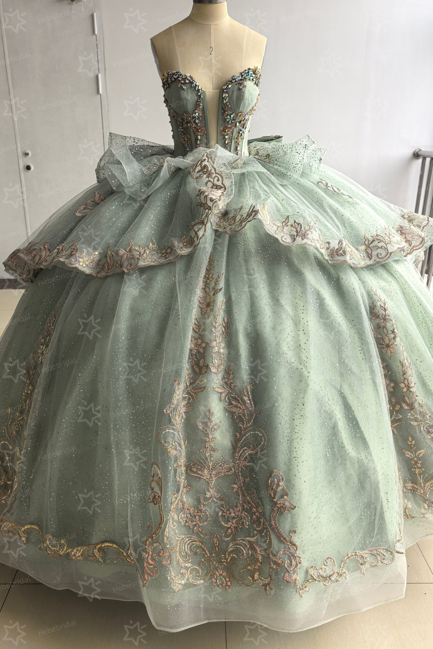 Sweetheart Ball Gown Sage Quinceanera Dresses Tulle Tiered Appliqued Party Gown HE1441