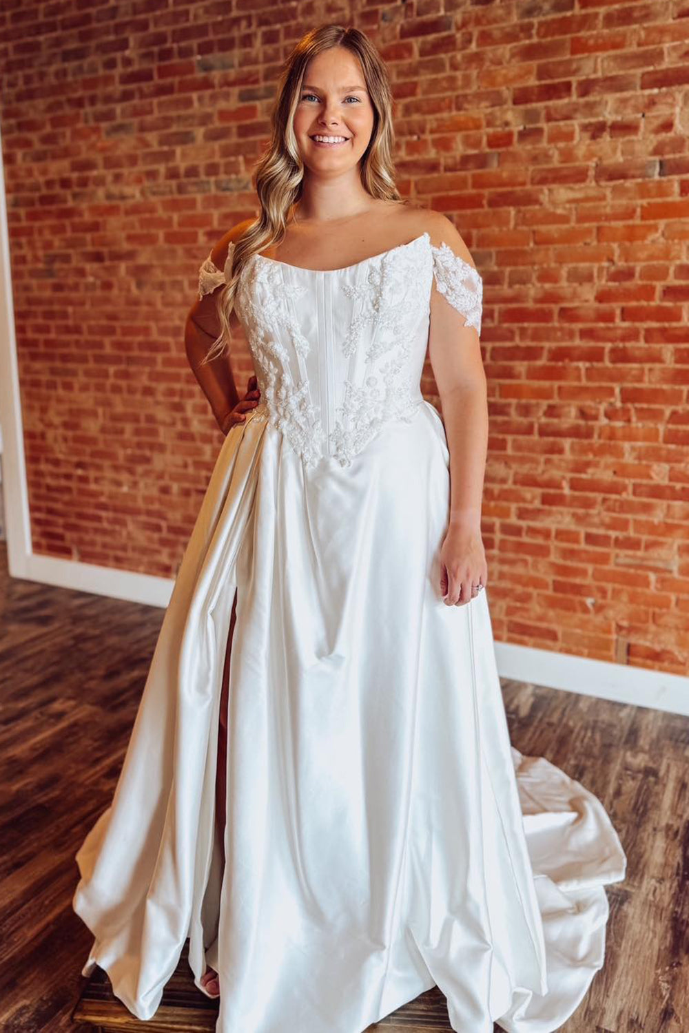 A Line Satin Appliqued Boho Wedding Dresses Off Shoulder Bridal Wedding Gowns HE1129