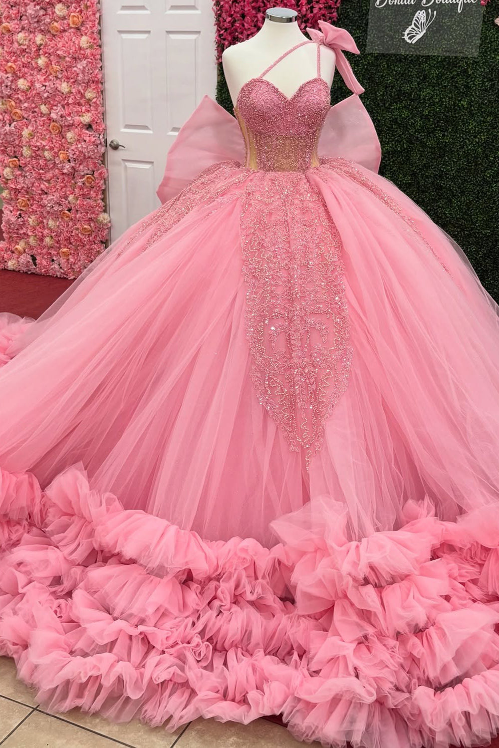 Ball Gown Tulle Ruffles Sweetheart Appliqued Pink Quinceanera Dresses for Sweet 16 HE950