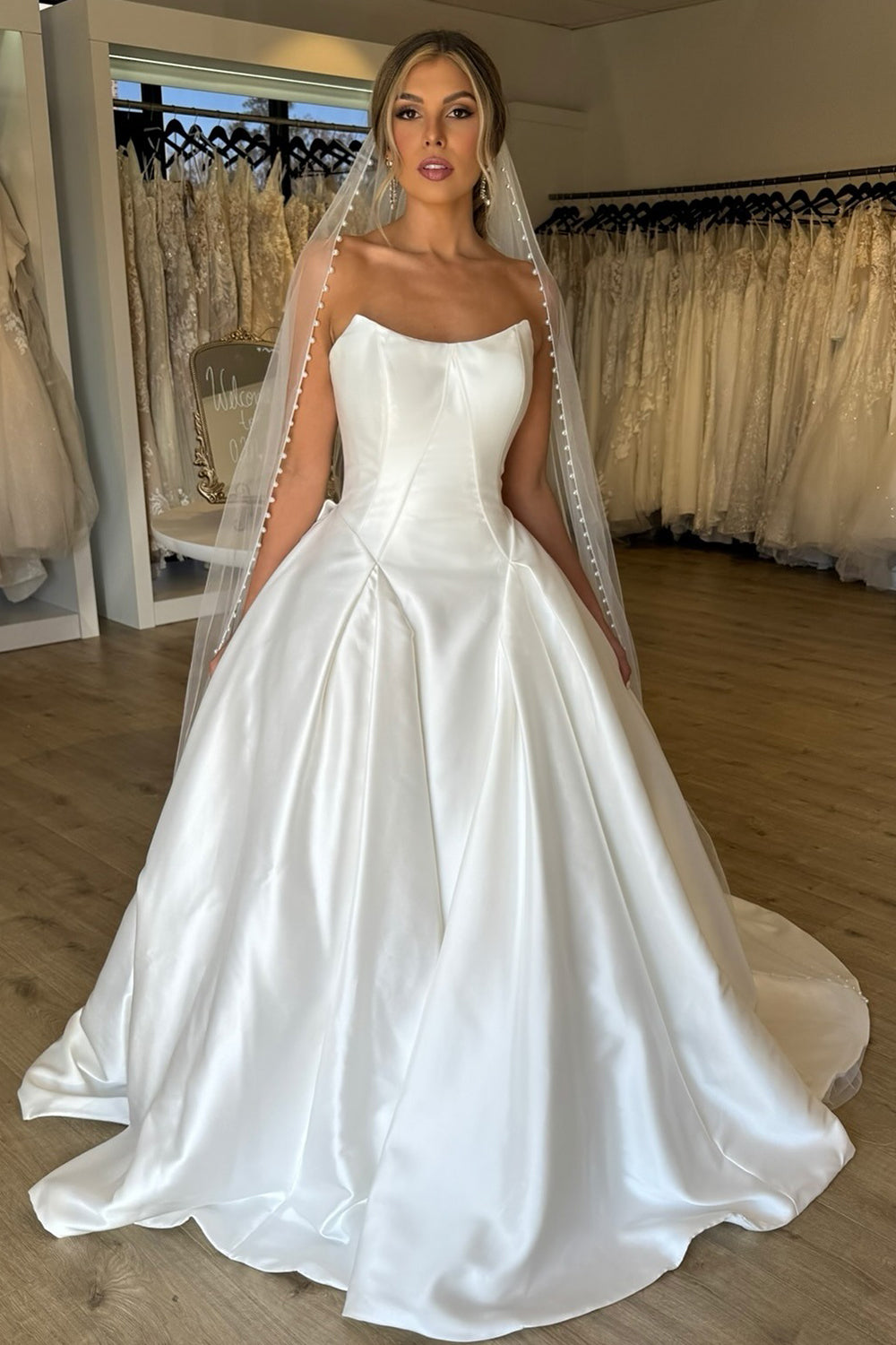 Women's White Satin A Line Corset Wedding Dresses Sweetheart Simple Bridal Wedding Gowns HE1001