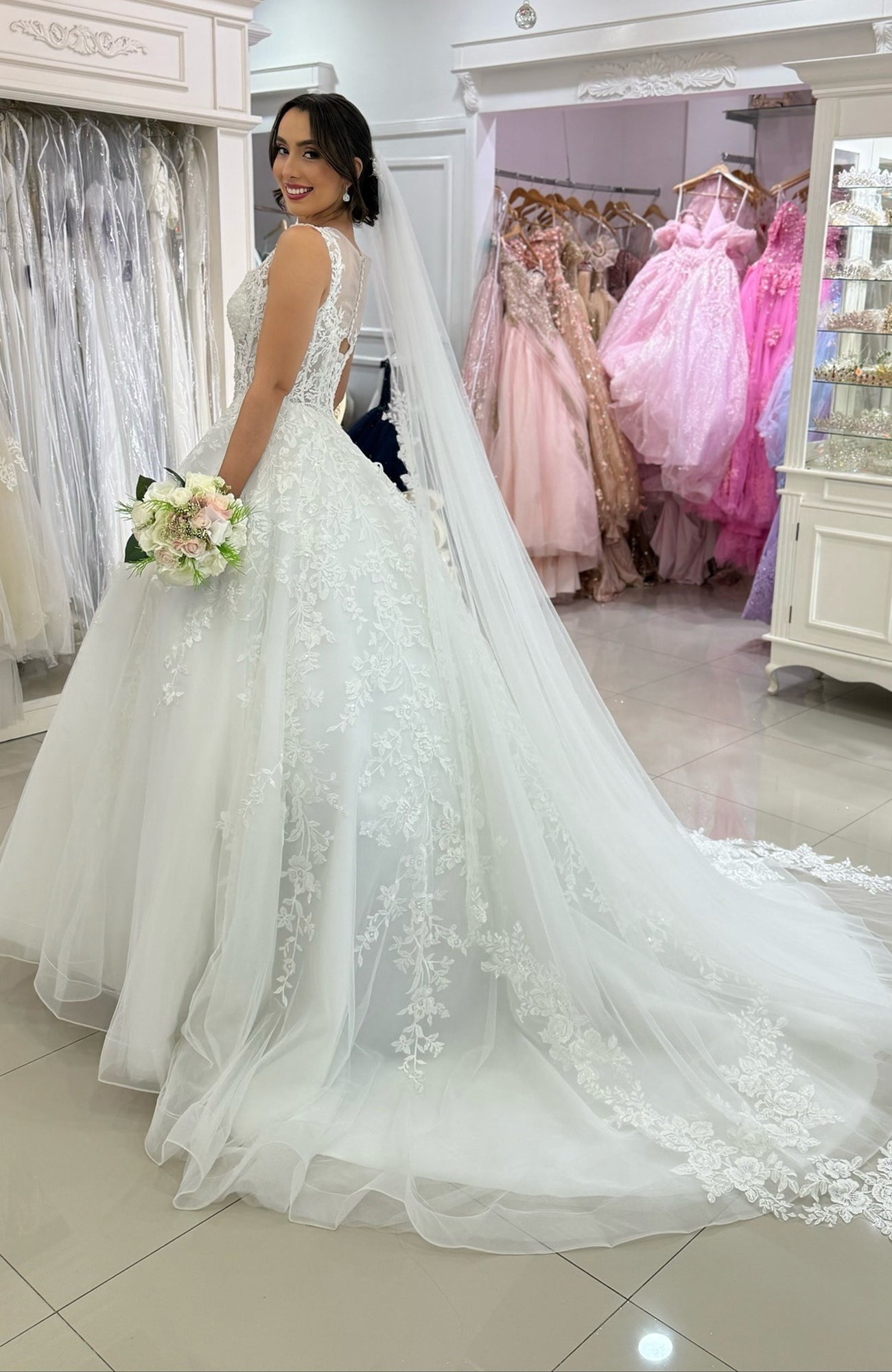 Women's V Neck Wedding Dresses Boho Tulle Lace Appliqued Bridal Wedding Gowns HE1112