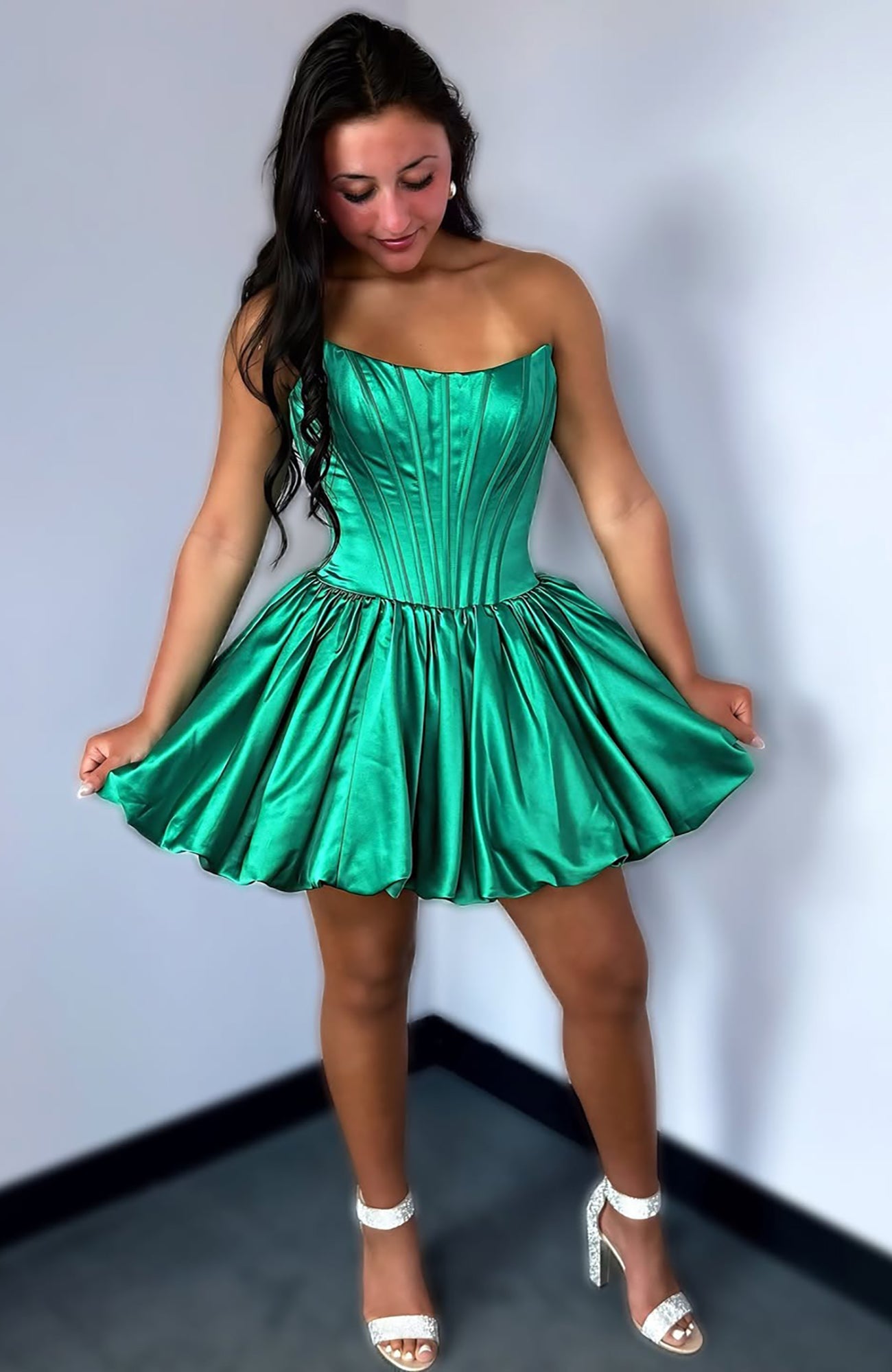 Satin Corset A Line Strapless Homecoming Dresses Knee Length Cocktail Gowns HE847