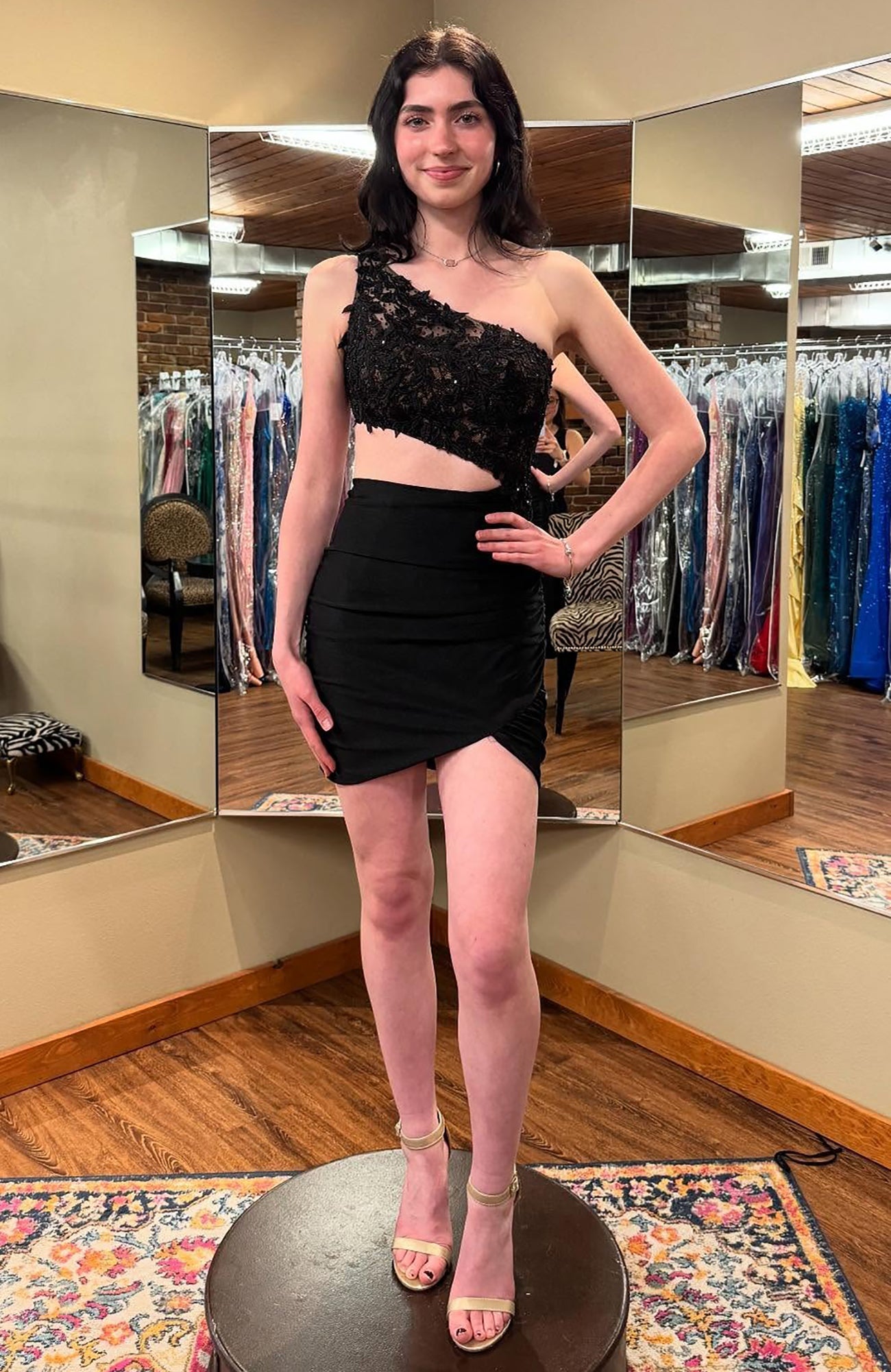 Sheath One Shoulder Chiffon Lace Appliqued Homecoming Dresses for Juniors HE919