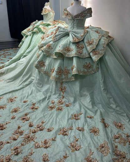 Ball Gown Luxury Glittery Tulle Lace Crystal Quinceanera Dresses with Ruffles HE938