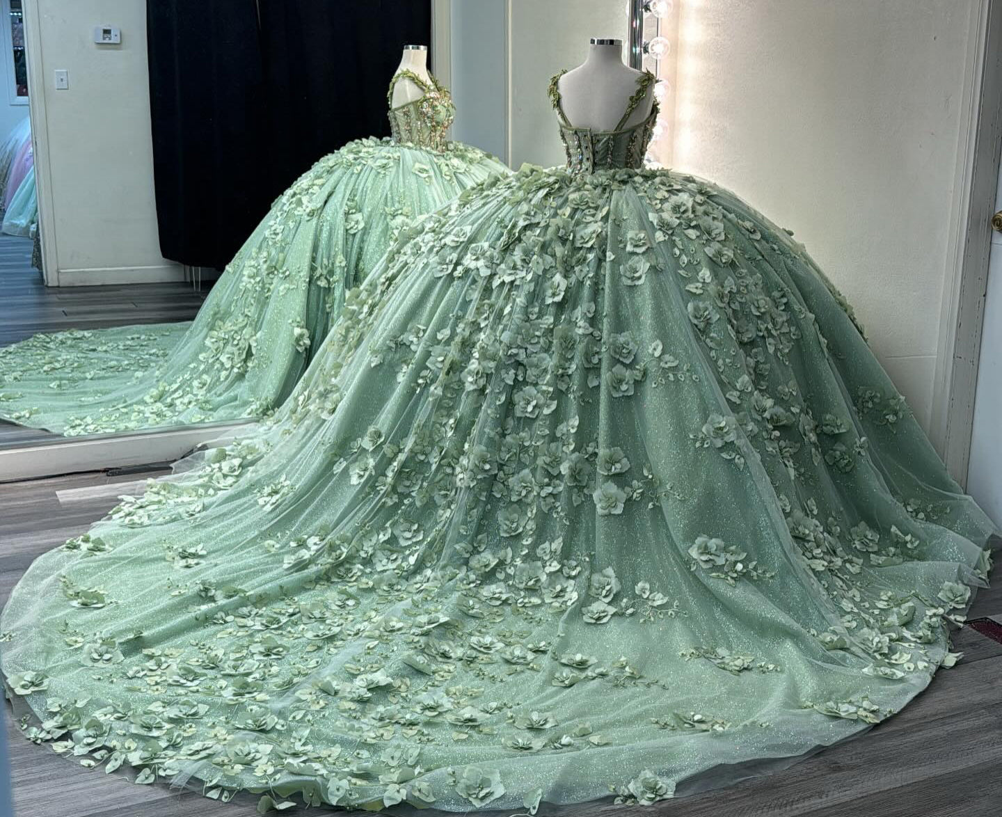 Ball Gown Princess Tulle 3d Flowers Sage Quinceanera Dresses for Sweet 16 HE939