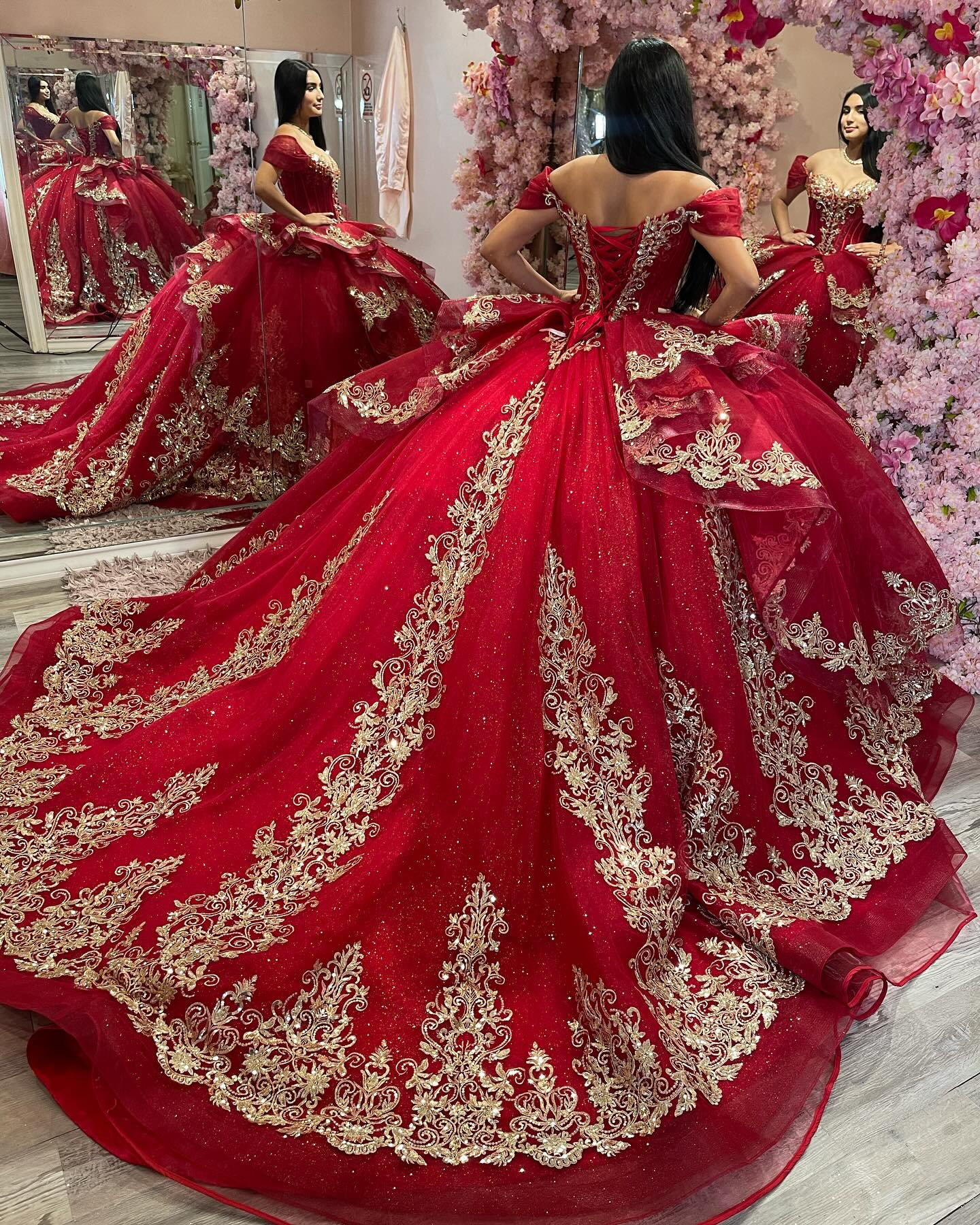 Off Shoulder Lace Appliqued Tulle Red Sweet 15 Quinceanera Dresses with Tiered HE1584