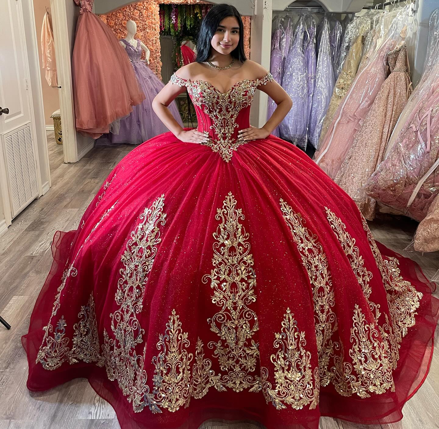 Off Shoulder Lace Appliqued Tulle Red Sweet 15 Quinceanera Dresses with Tiered HE1584