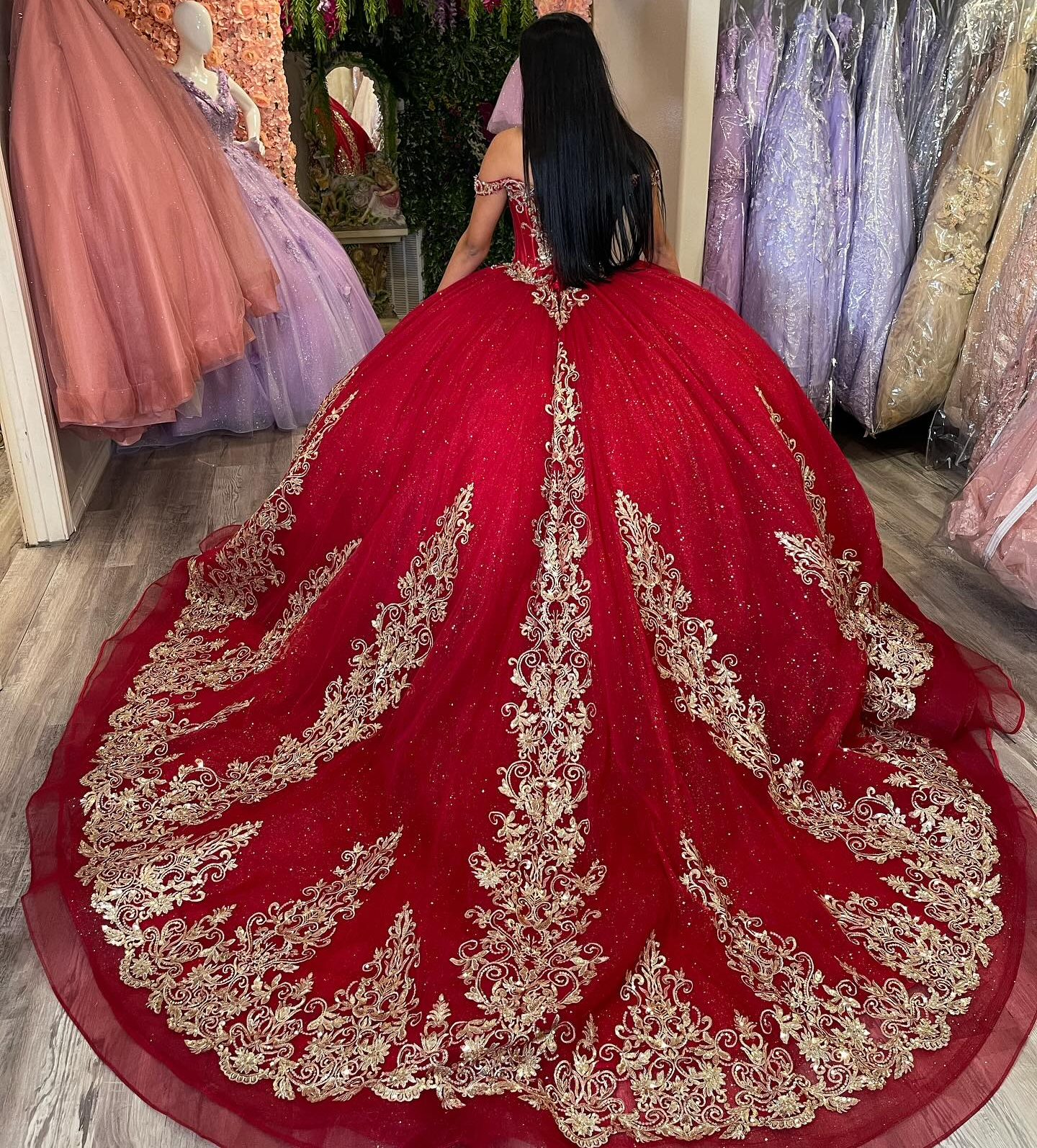 Off Shoulder Lace Appliqued Tulle Red Sweet 15 Quinceanera Dresses with Tiered HE1584