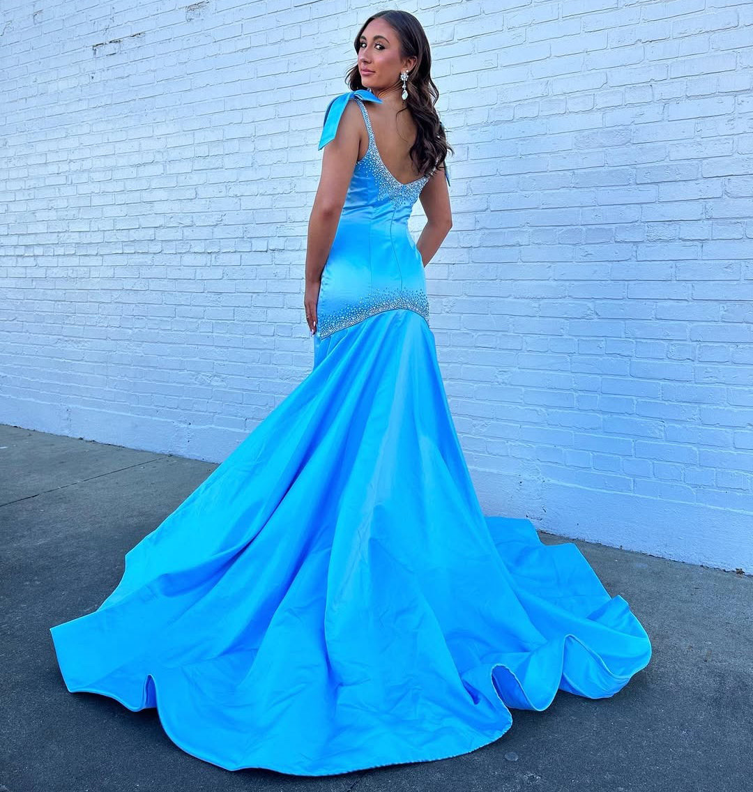 HE184-Mermaid Satin Sequin Beaded Long Prom Dresses Spaghetti Straps Blue Evening Gowns Long Train Sleeveless Formal Party Dress for Women