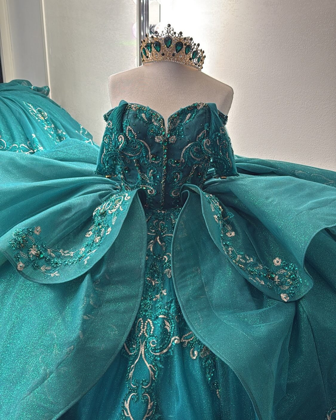 Emerald Green Tulle Lace Beaded Off Shoulder Quinceanera Dresses for Birthday HE936