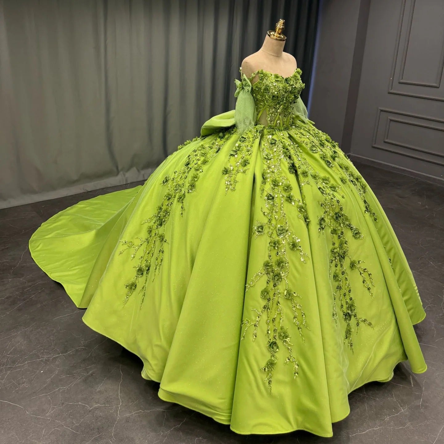 HE171 - Vestido de quinceañera princesa de satén con hombros descubiertos, vestido de baile con apliques de flores 3D y cuentas, para cumpleaños de 16 años