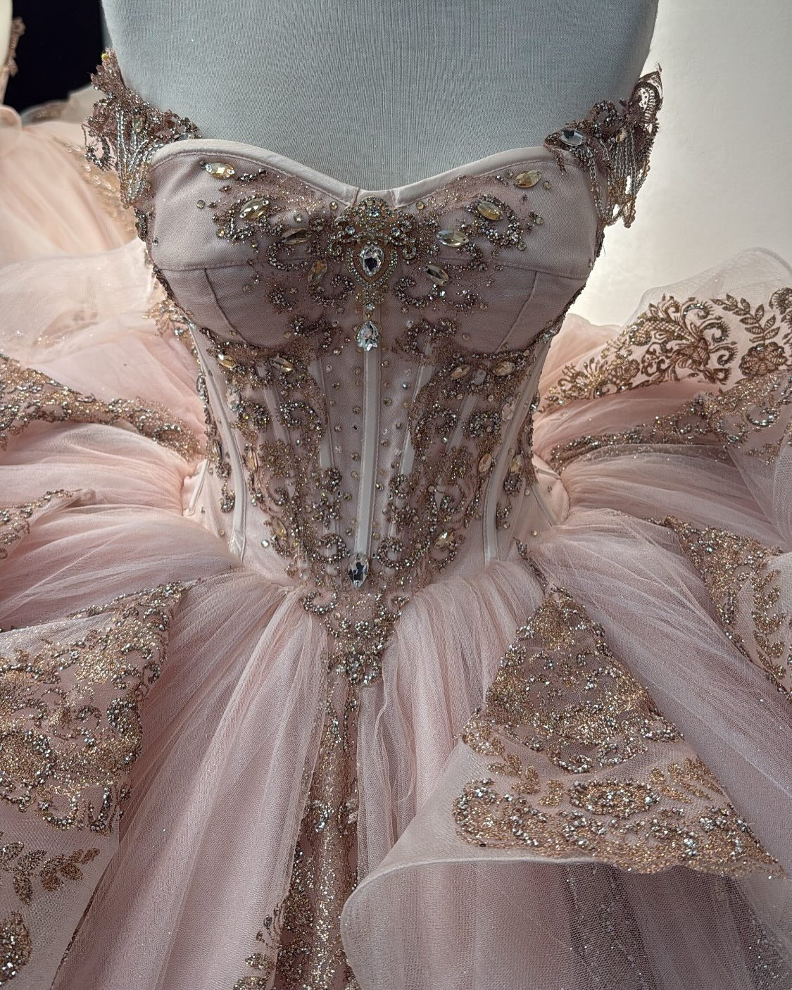 Sweetheart Tulle Ruffle Lace Appliqued Blush Quinceanera Dresses for Sweet 16 Party HE935