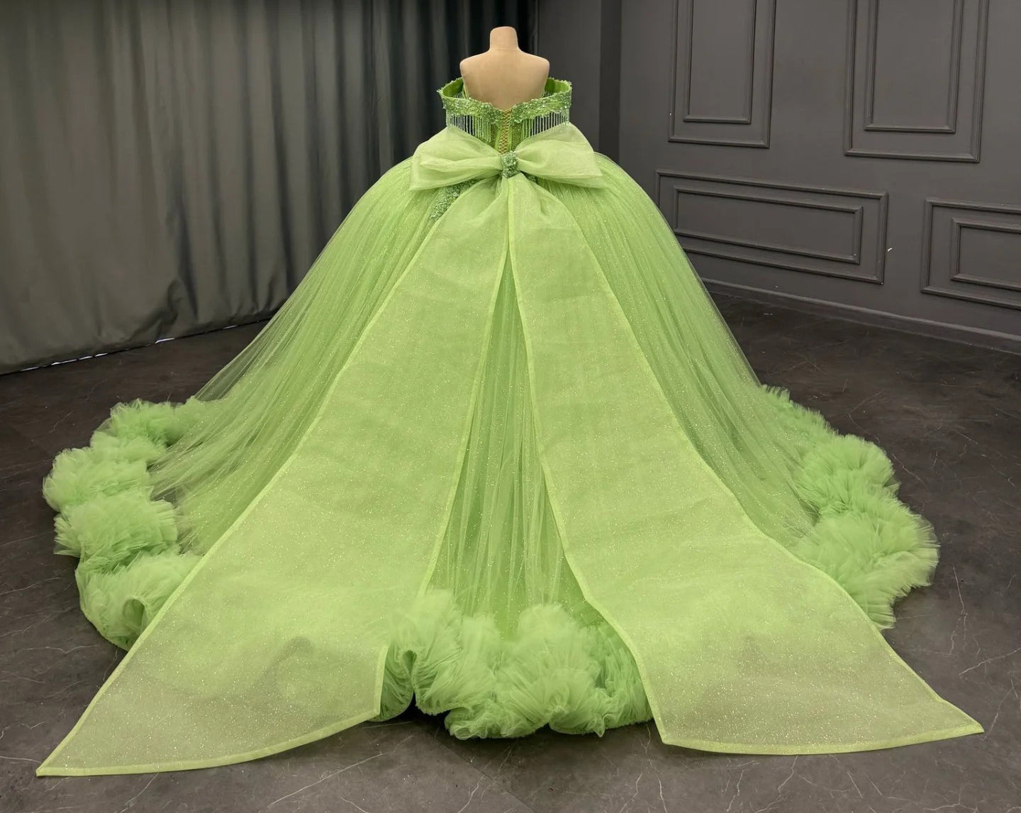 HE169-Hermoso vestido de quinceañera verde con hombros descubiertos, tul con volantes, vestido de fiesta de princesa para fiesta de dulces 16