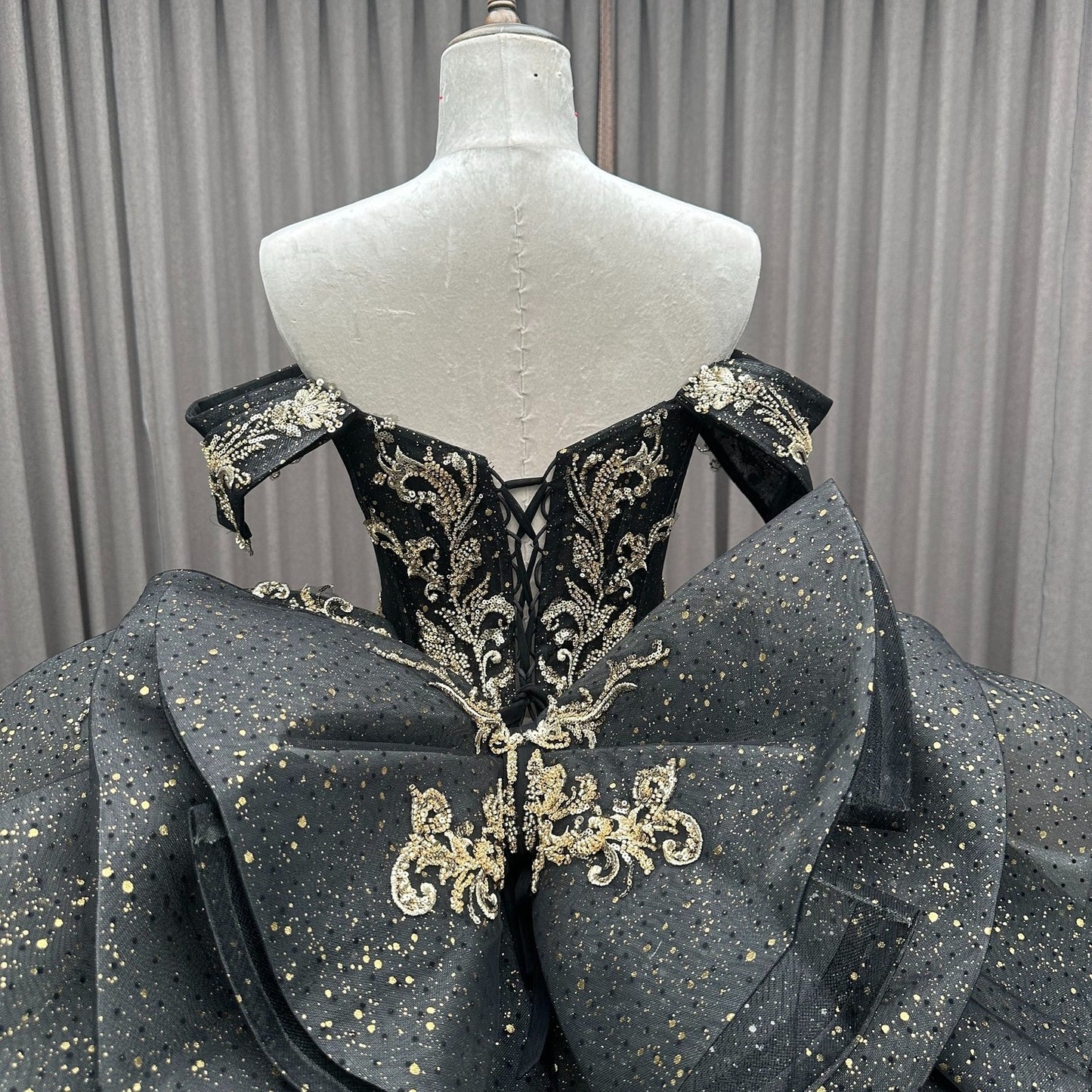 HE284-Princess Black Quinceanera Dresses with Bow Ball Gown Glittery Tulle Lace Beaded Prom Party Dresses for Sweet 16