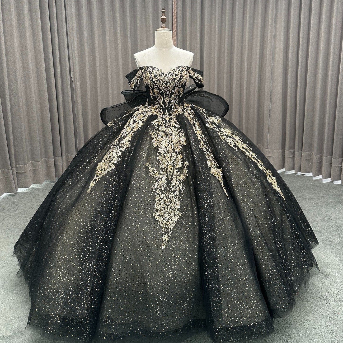 HE284-Princess Black Quinceanera Dresses with Bow Ball Gown Glittery Tulle Lace Beaded Prom Party Dresses for Sweet 16