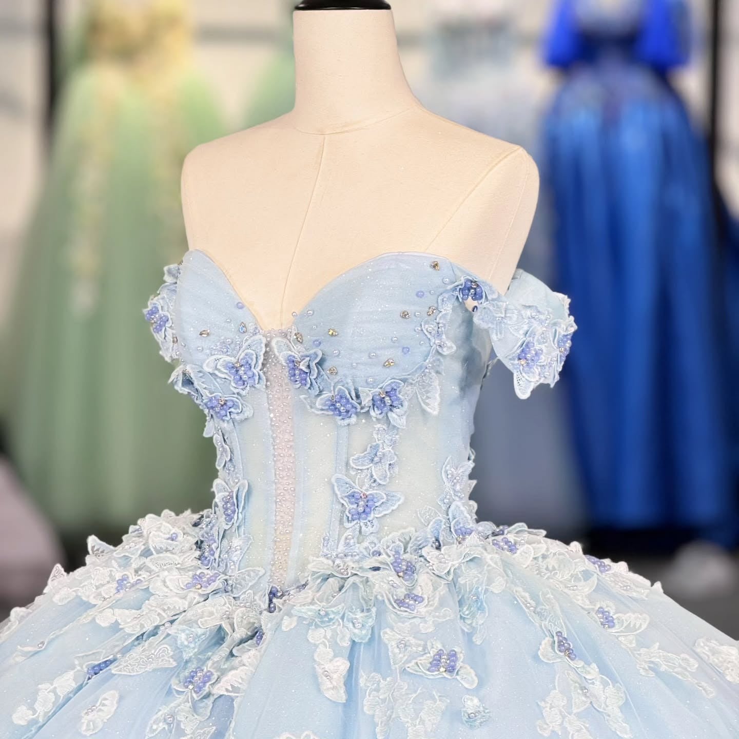HE281-Gorgeous Ball Gown Quinceanera Dresses Tulle Lace Appliques Off Shoulder Sweet 16 Birthday Party Dresses