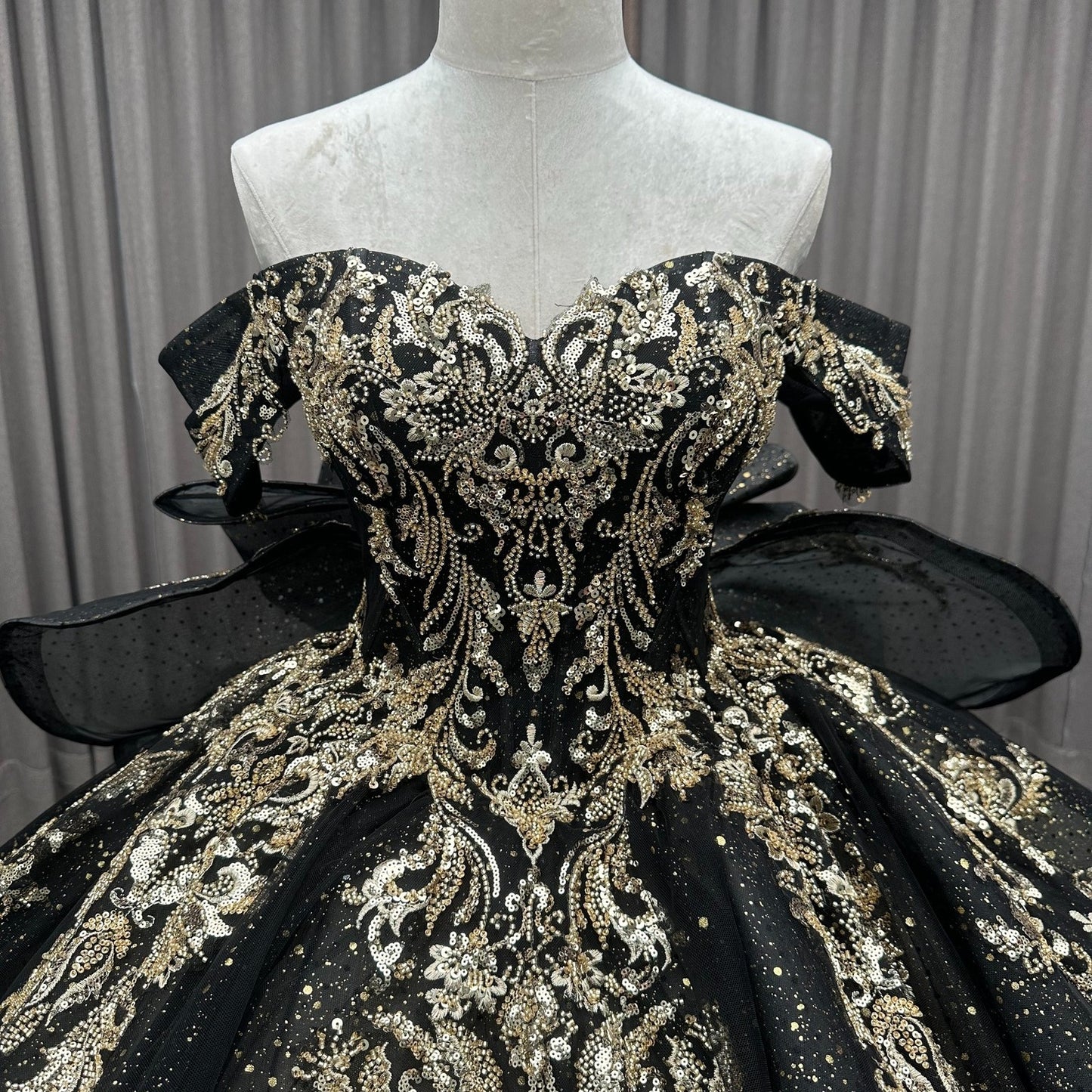 HE284-Princess Black Quinceanera Dresses with Bow Ball Gown Glittery Tulle Lace Beaded Prom Party Dresses for Sweet 16