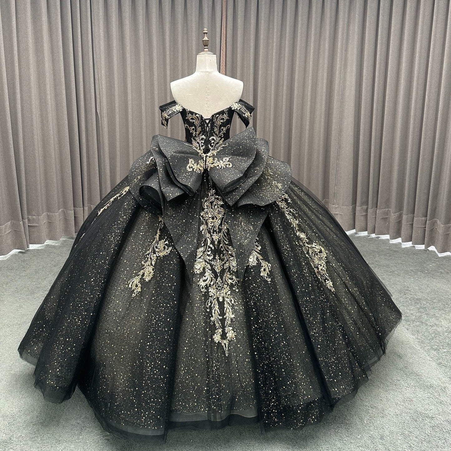 HE284-Princess Black Quinceanera Dresses with Bow Ball Gown Glittery Tulle Lace Beaded Prom Party Dresses for Sweet 16