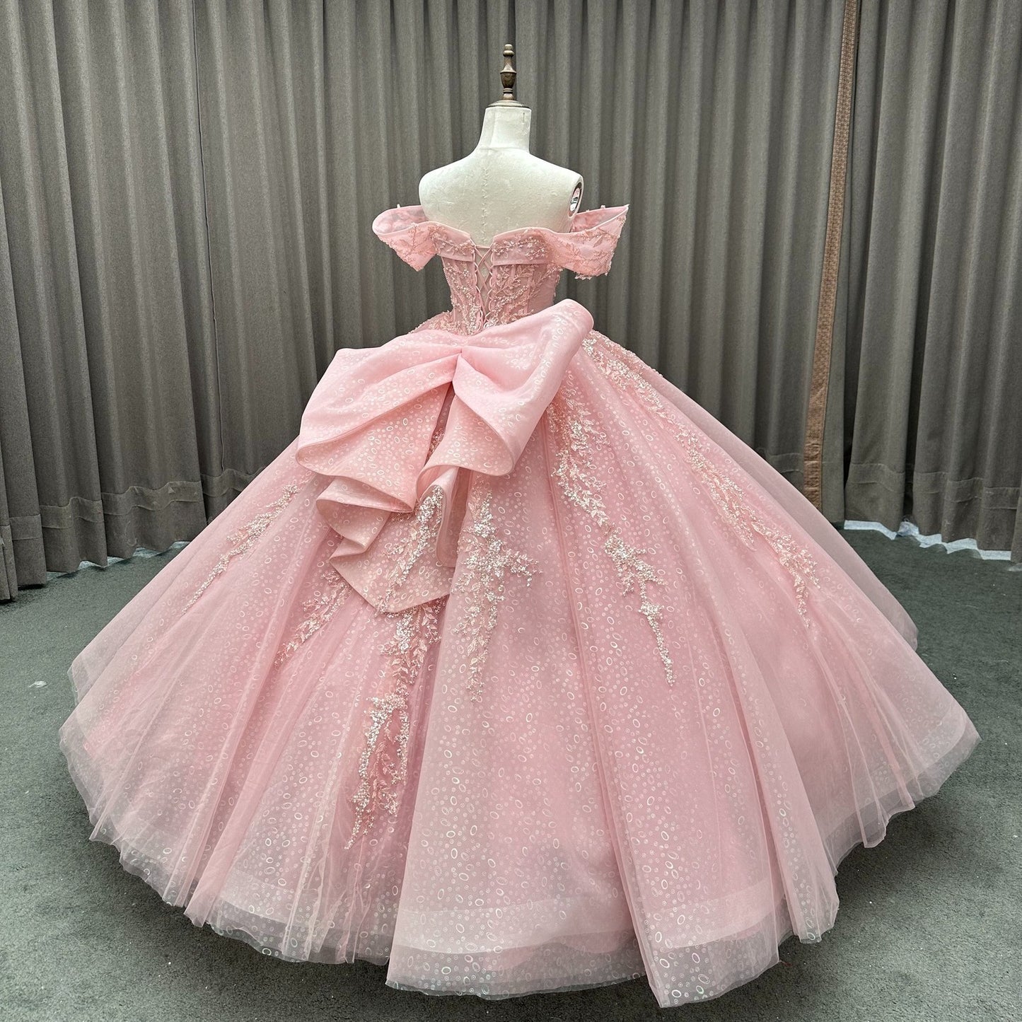 HE286-Pink Gorgeous Off Shoulder Quinceanera Dresses Tulle Lace Beaded Sweet 16 Sleeveless Birthday Party Dresses