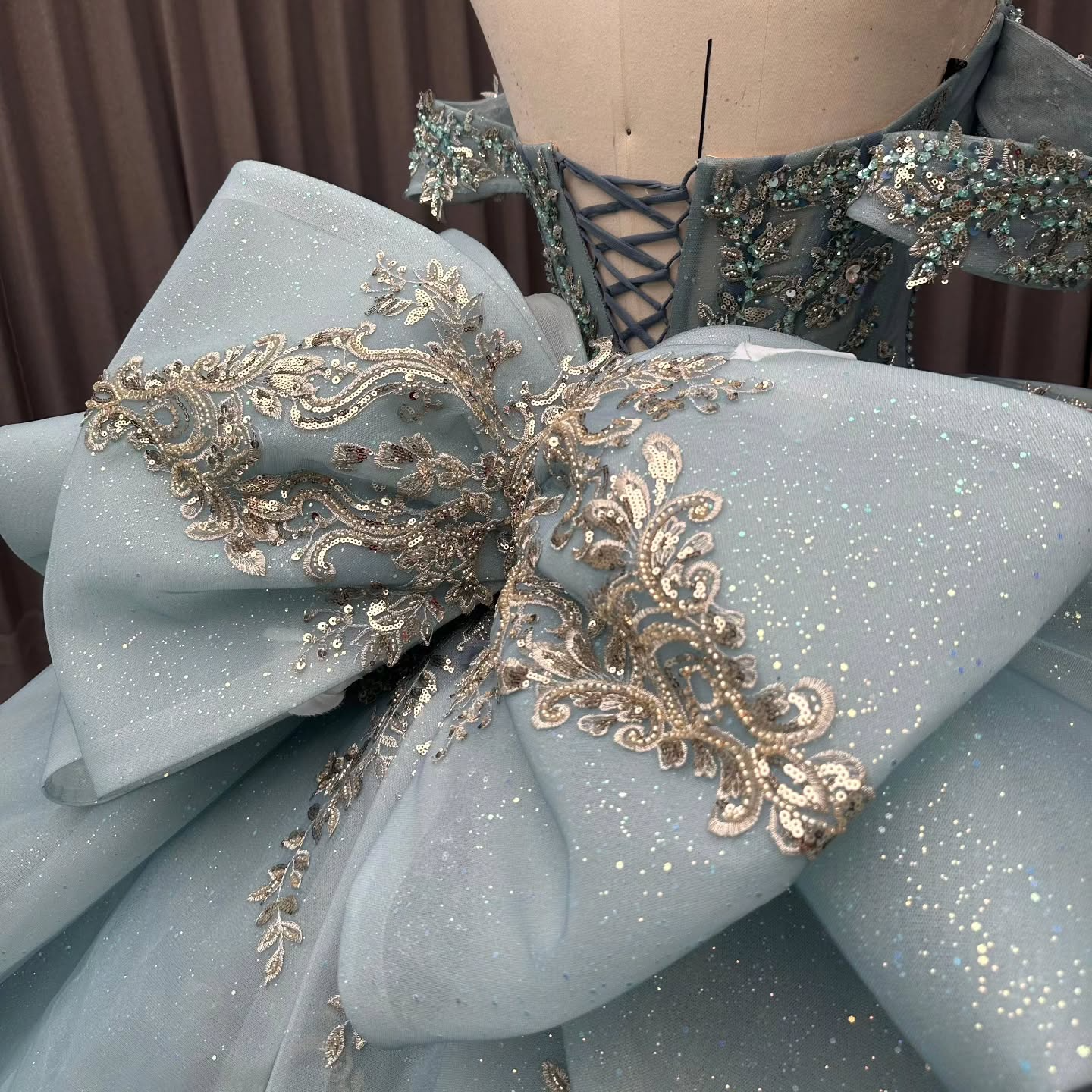 HE278-Off Shoulder Princess Quinceanera Dresses Ball Gown Glittery Tulle Lace Beaded Birthday Party Dresses for Sweet 16