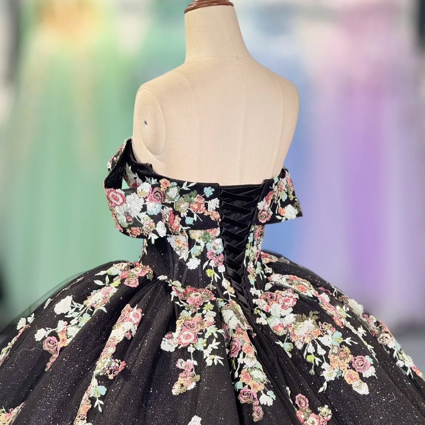 HE279-Princess Black Quinceanera Dresses Off Shoulder Tulle Lace Appliques Sweet 16 Dresses Ball Gown Birthday Party Dresses