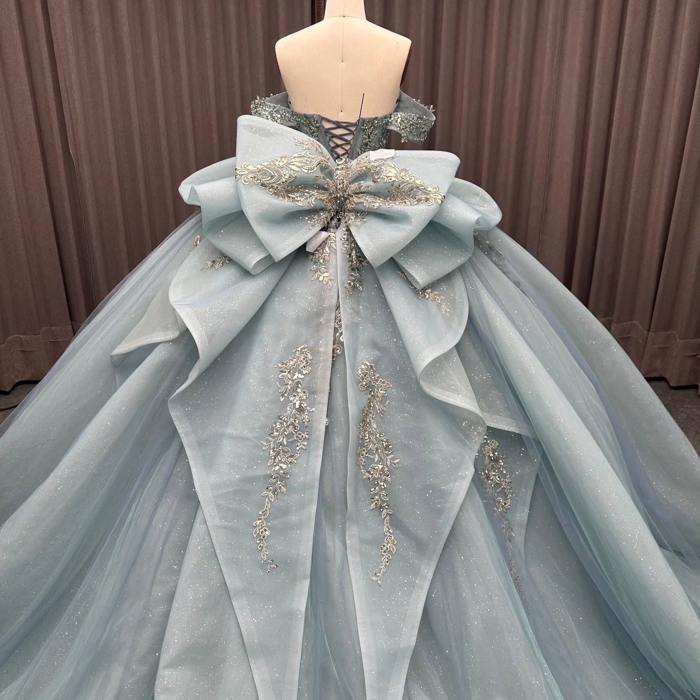 HE278-Off Shoulder Princess Quinceanera Dresses Ball Gown Glittery Tulle Lace Beaded Birthday Party Dresses for Sweet 16