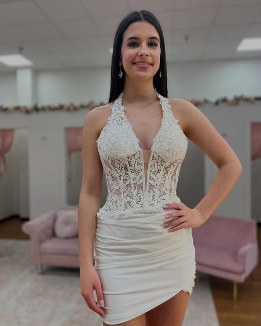 Vestidos de fiesta cortos de satén con apliques de encaje y corte entallado HE401