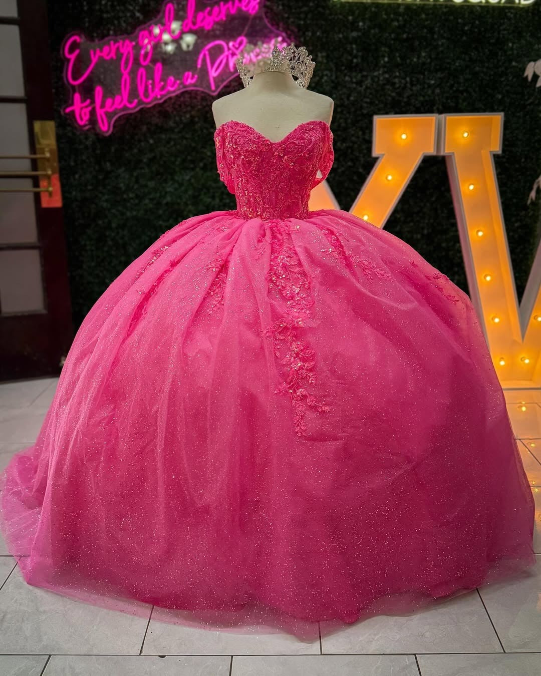 HE312-Gorgeous Off Shoulder Quinceanera Dresses Glittery Tulle Appliques Sweet 16 Party Gowns Princess Ball Gown Birthday Dresses