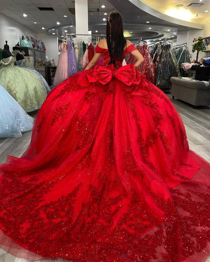 Princess Red Quinceanera Dresses Ball Gown Lace Appliques Sweet 16 Party Gowns HE526