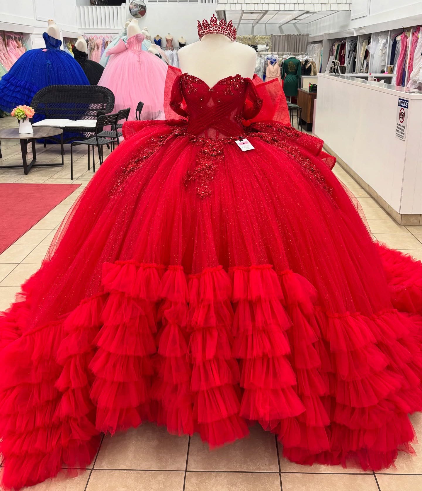 HE327-Ball Gown Red Quinceanera Dresses Off Shoulder Tulle Ruffles Prom Gowns Princess Appliqued Sweet 16 Birthday Party Dress