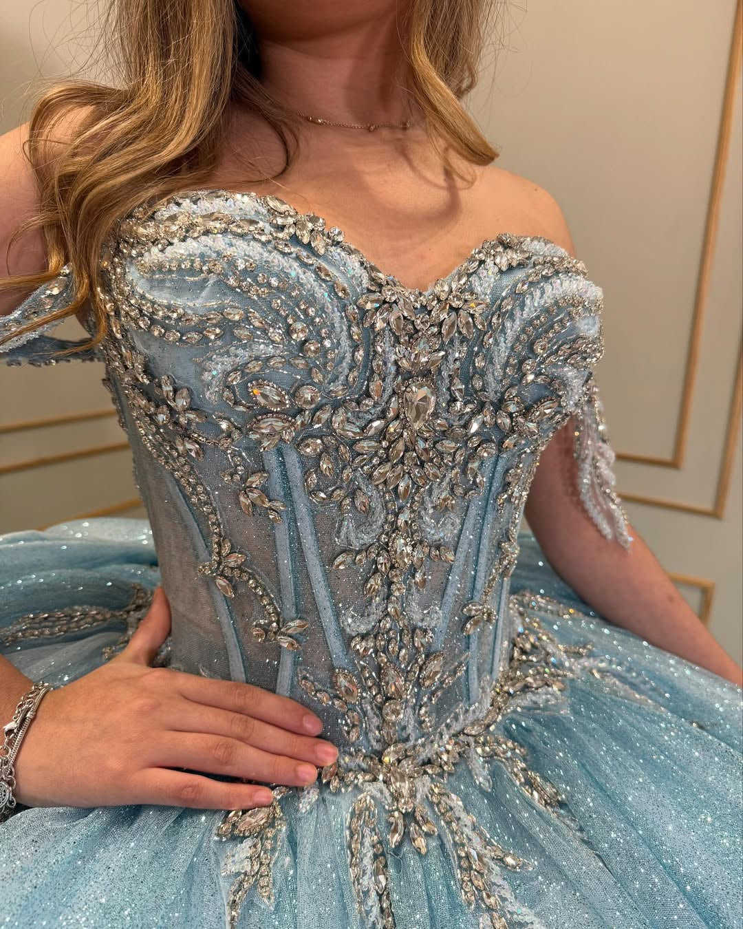 HE336-Glittery Tulle Beaded Princess Quinceanera Dresses for Sweet 16 Ball Gown Off Shoulder Sequin Beaded Birthday Party Dresses