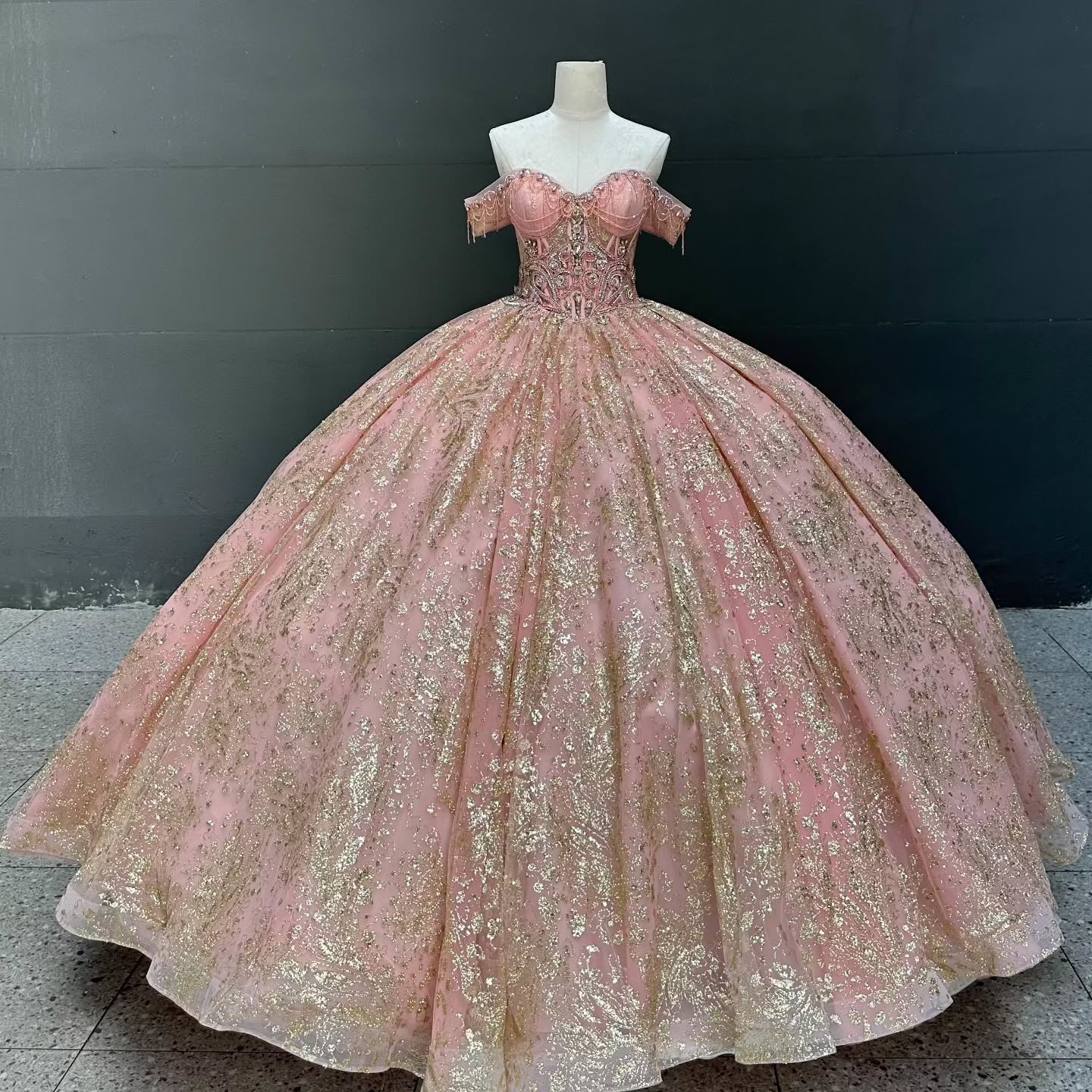 HE385-Princess Tulle Appliques Quinceanera Dresses Ball Gown Sweet 16 Party Dress Sleeveless Birthday Prom Gowns