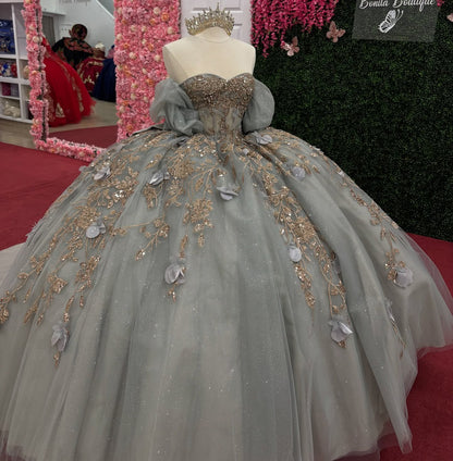 Luxury Glittery Tulle Sweetheart 3D Flowers Sweet 16 Quinceanera Dresses with Bowknot HE954
